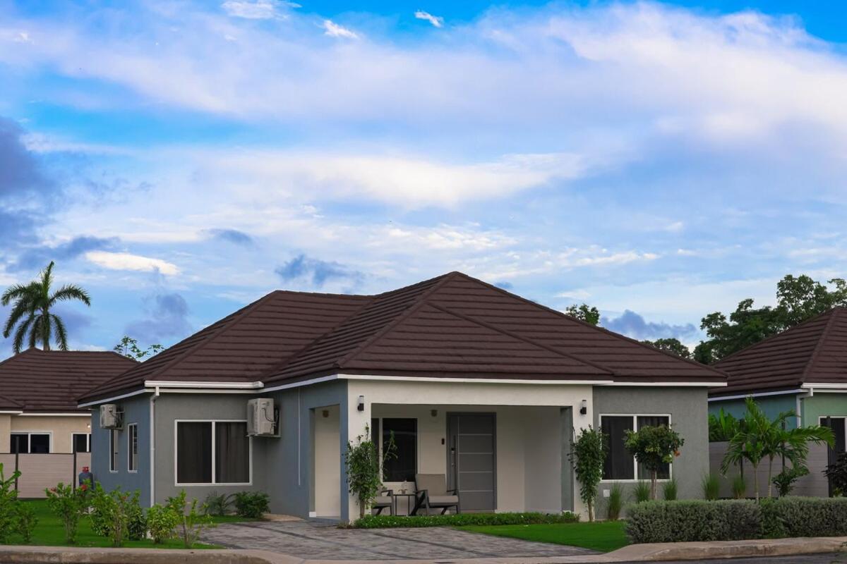 Charming Retreat beach access - B&B St Ann's Bay