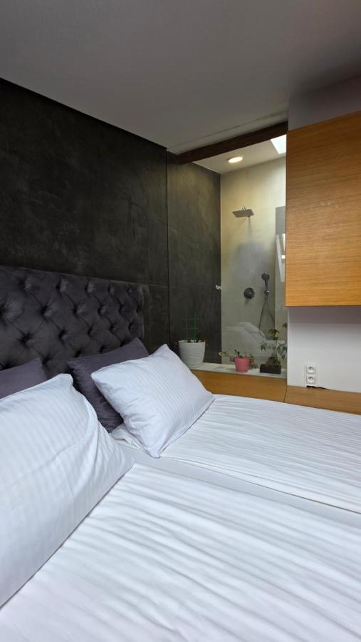 Amazing Apartament With Bedroom Tube by CityBeat - Ferienwohnung Krakau