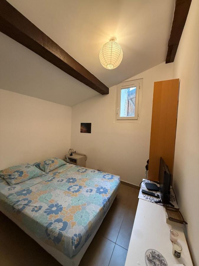 Charmant T2 rénovée en centre ville Ajaccio - Bed and Breakfast Ajaccio