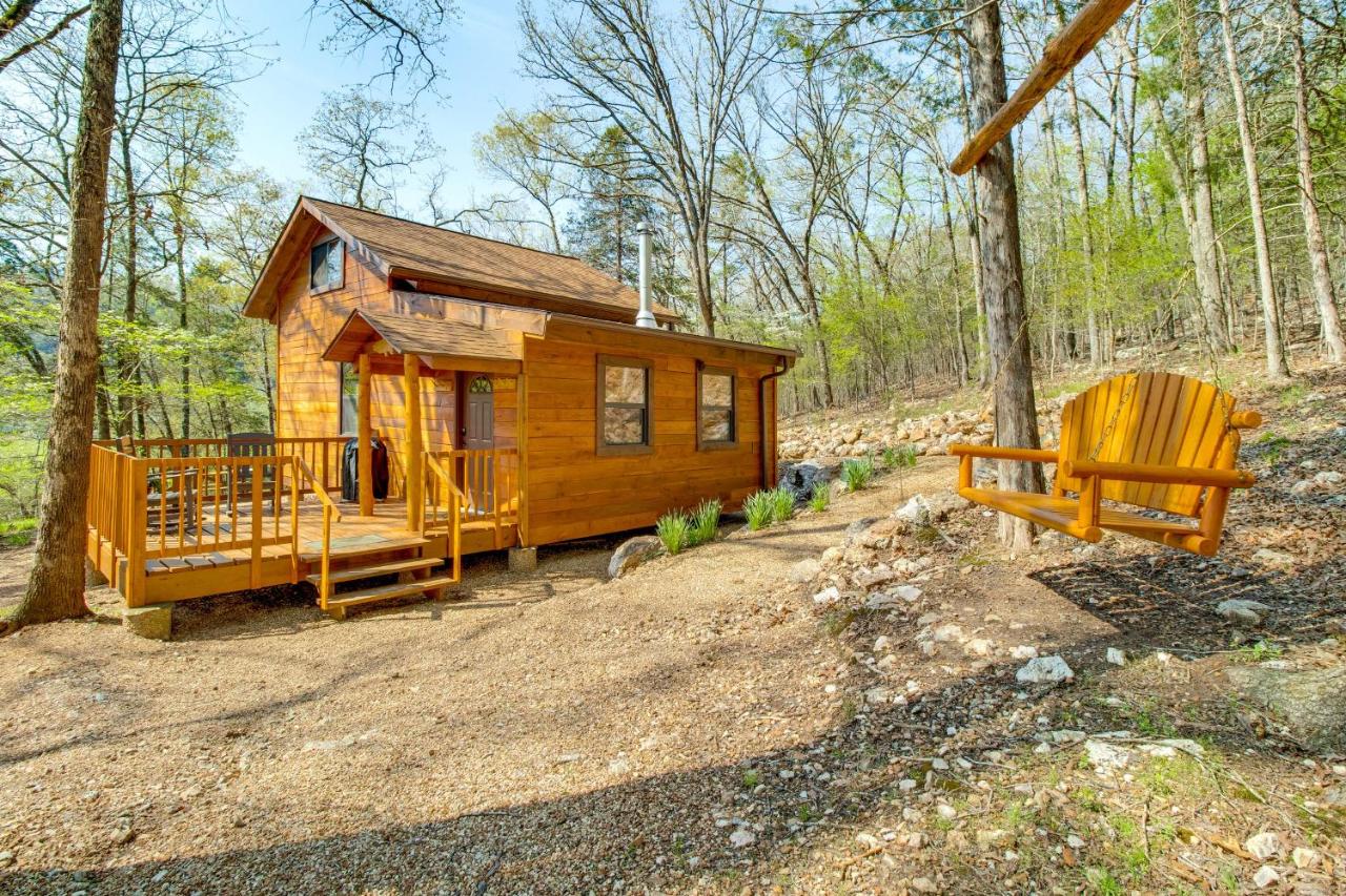 Walk to White River Cotter Cabin with Fire Pit! - B&B