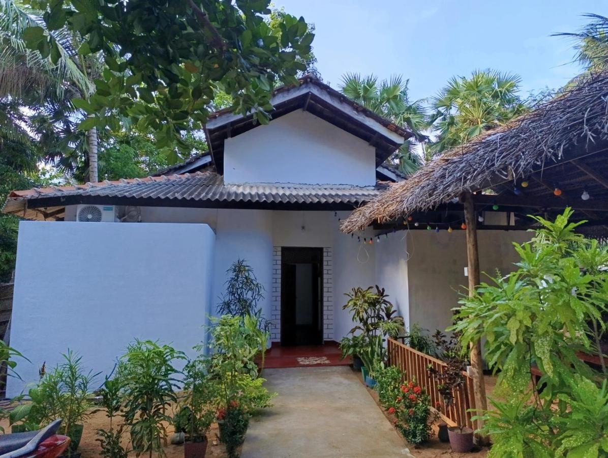 Surf Dream Villa Arugambay - Bed and Breakfast