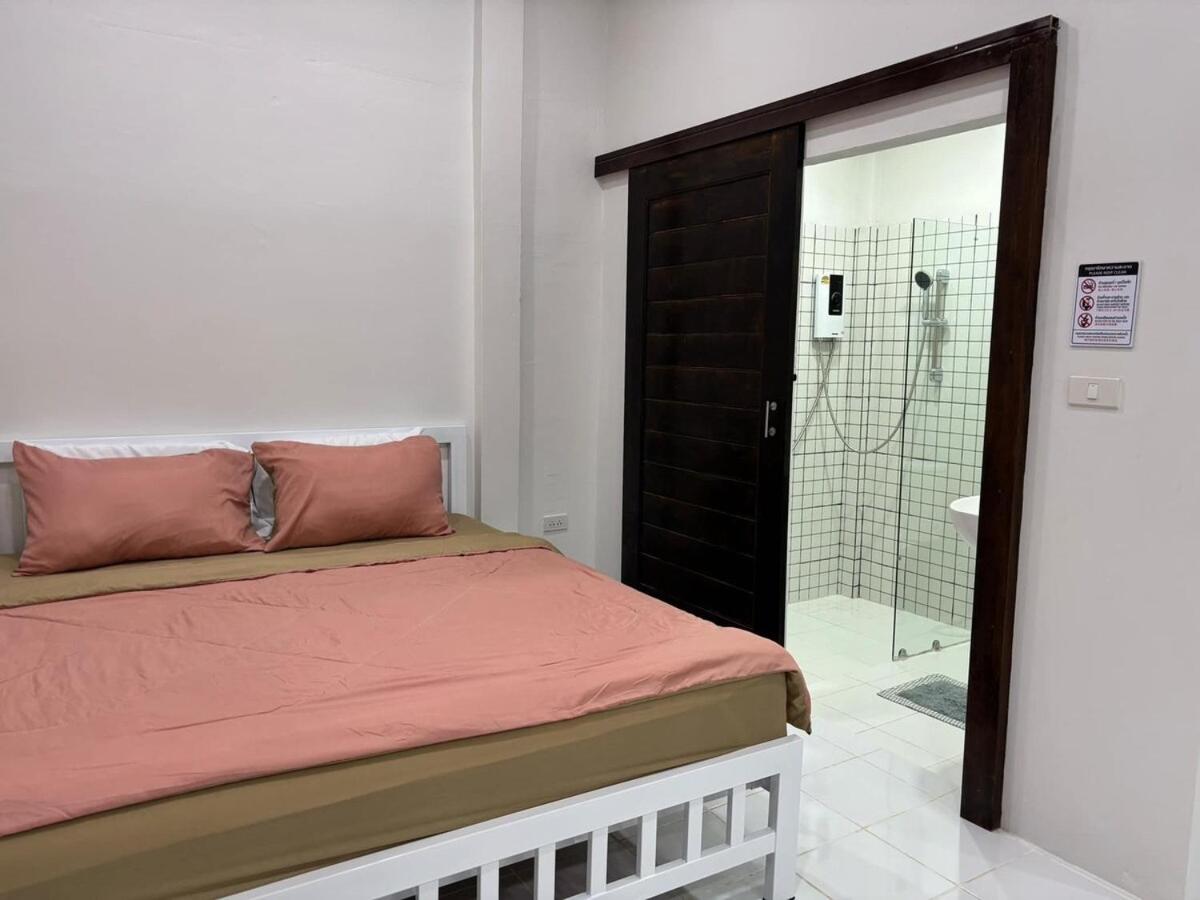 Entire House with 1 bedroom - B&B