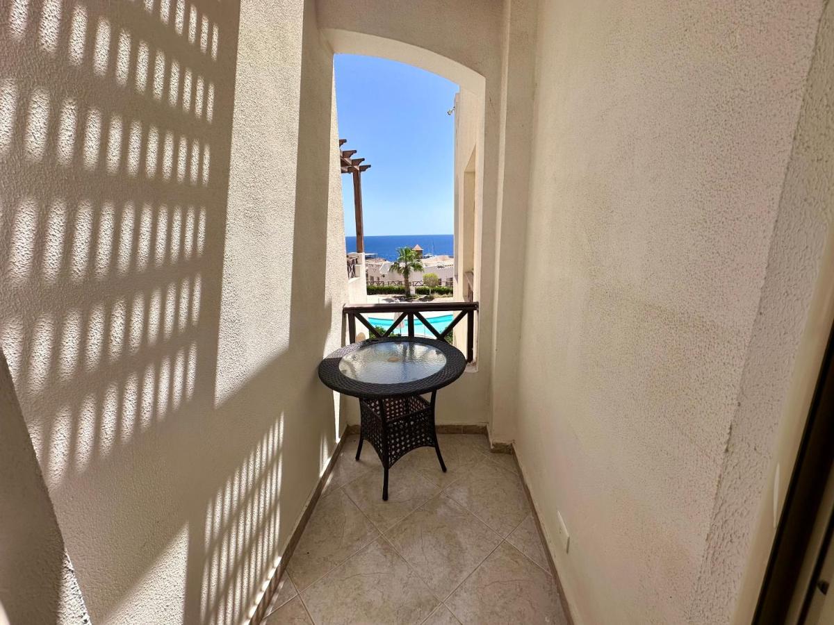 Shark's Bay Oasis 2 bedrooms apartment with Private free beach - B&B