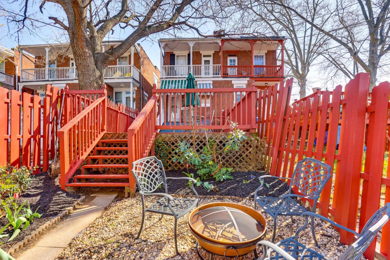 2 Mi to Dtwn Harrisburg Escape with Furnished Deck! - B&B