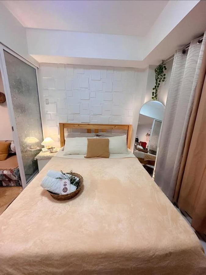 SM Bicutan Hotel - B&B