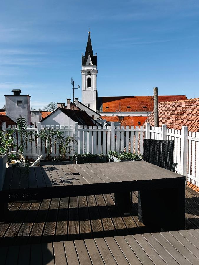 Velký rodinný apartmán s terasou na náměstí v Třeboni - Ferienwohnung Wittingau