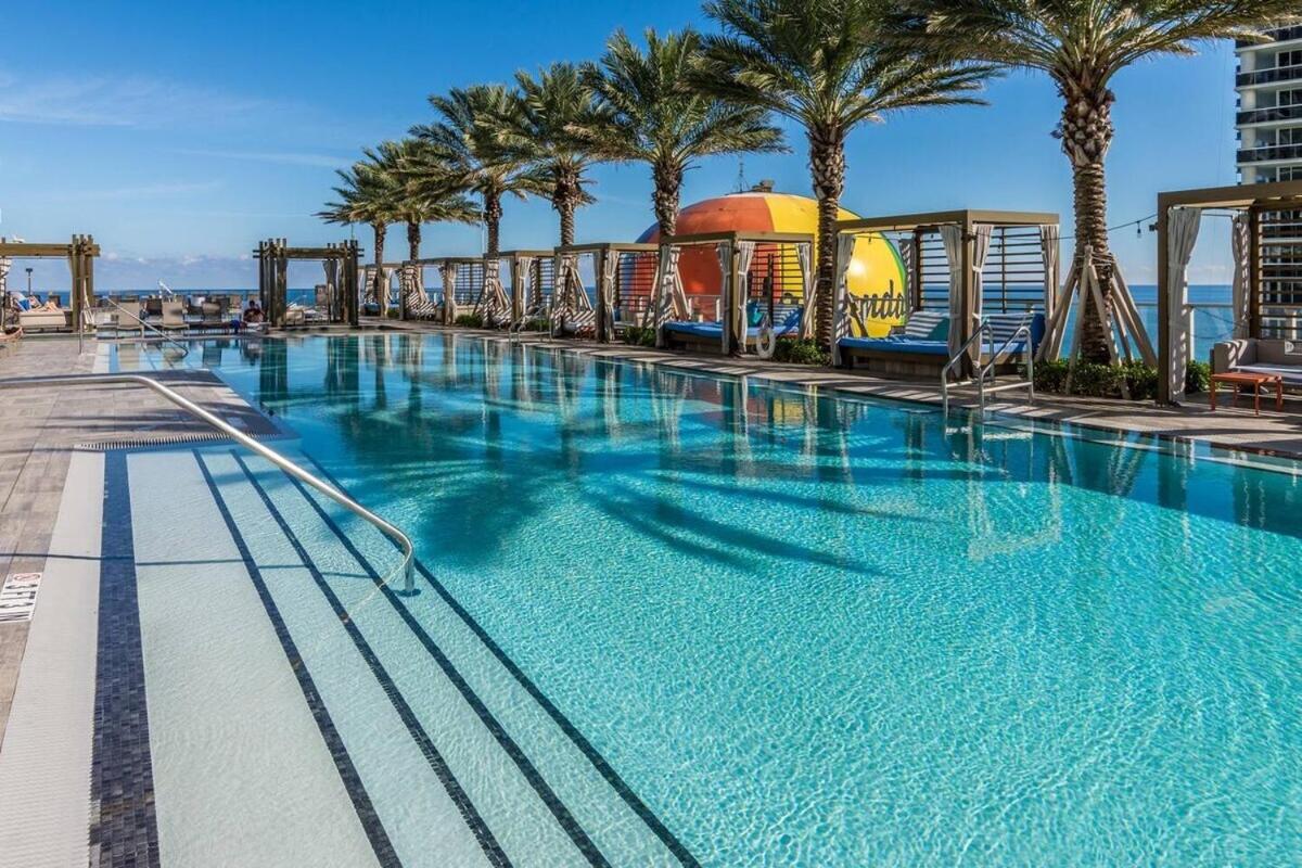 Lyfe Resort 24th Floor Condo with Ocean Views - B&B Hollywood