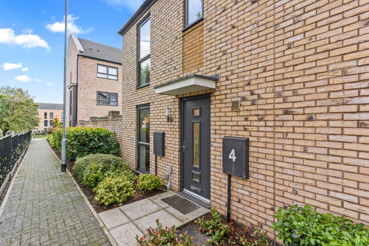 Elegant 2-Bed City Home with Tranquil Garden Area - B&B Birmingham