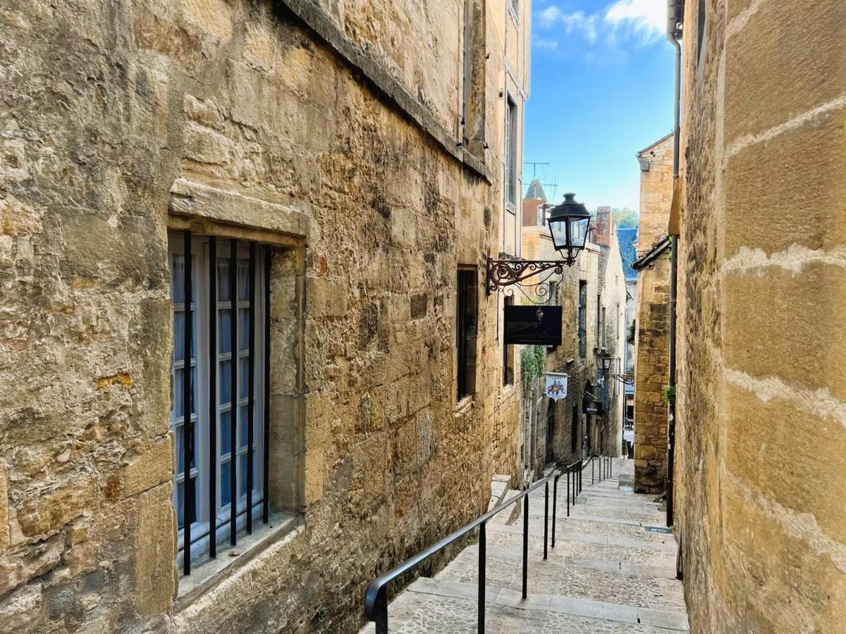 LA MAISON VALENTIN AU COEUR DE LA CITE MEDIEVALE - B&B