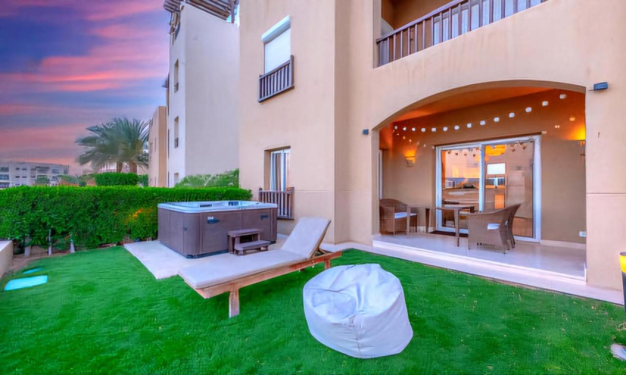 One-Bedroom Deluxe Apartment