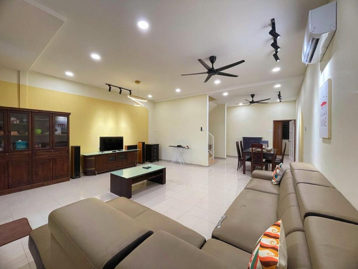 Vintage CoLiving 2Storey Haus - B&B Bukit Mertajam