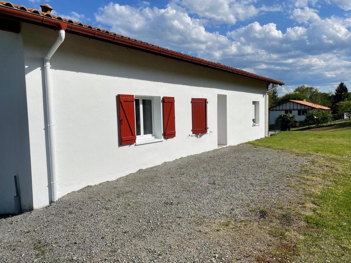 Charmante maison basque entre ville et campagne - B&B Arcangues