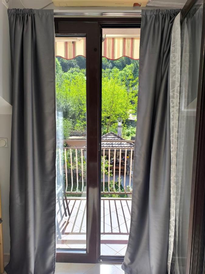Studio mit Gartenblick