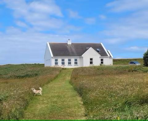 Belmullet Beach House Retreat - Bed and Breakfast