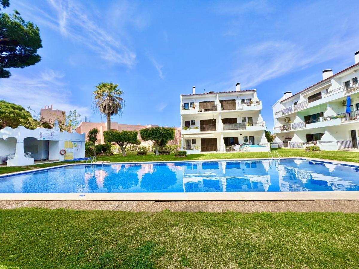 Vilamoura Golf Apartment 2 With Pool by Homing - Chambres d’hôtes Vilamoura