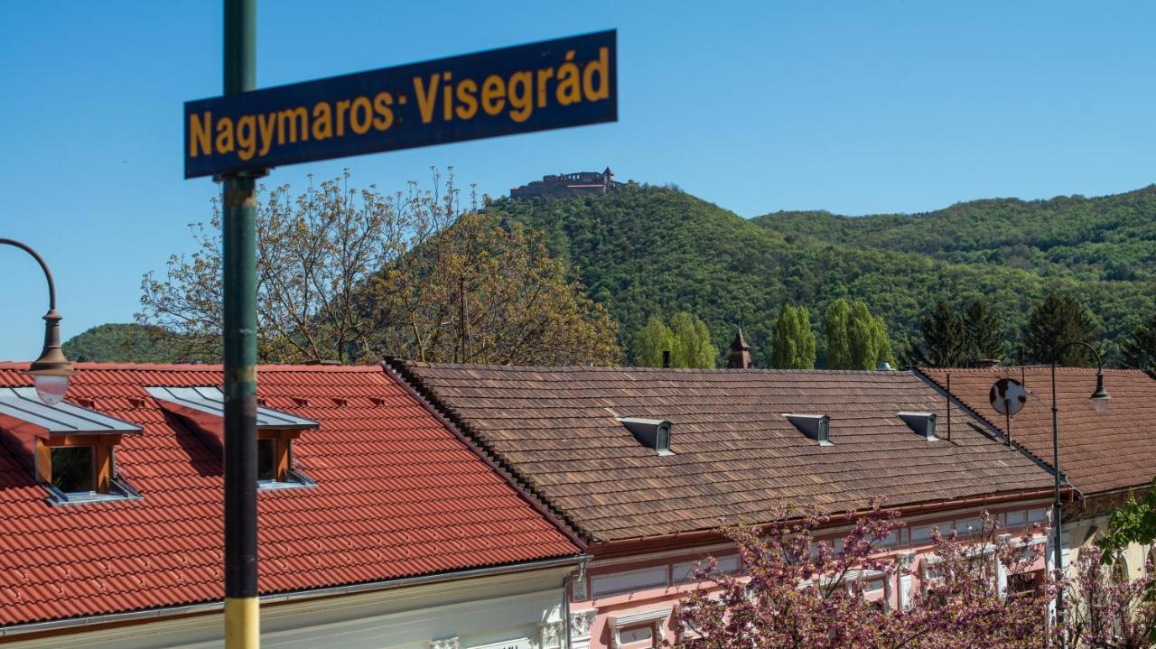 Nagymaros Apartman - B&B