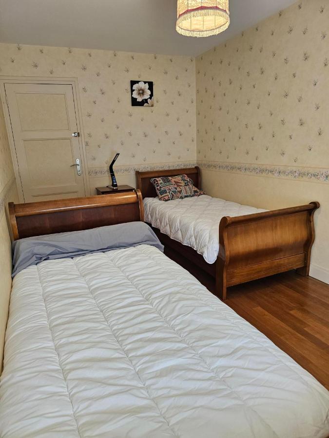 Single Bed in Mixed Dormitory Room