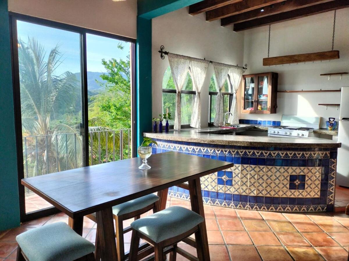 Casa Pajaros Balcony - B&B Cruz de Huanacaxtle
