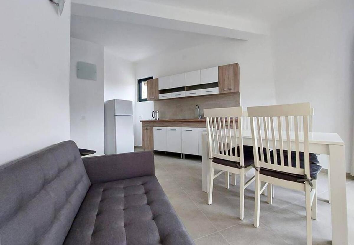 One-Bedroom Apartment with Sea View and Balcony