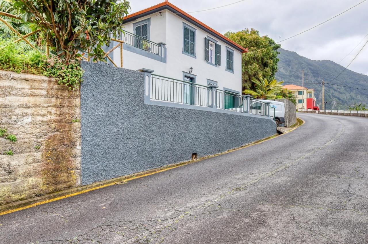 Casa do Pinheiro I, a Home in Madeira - B&B São Vicente