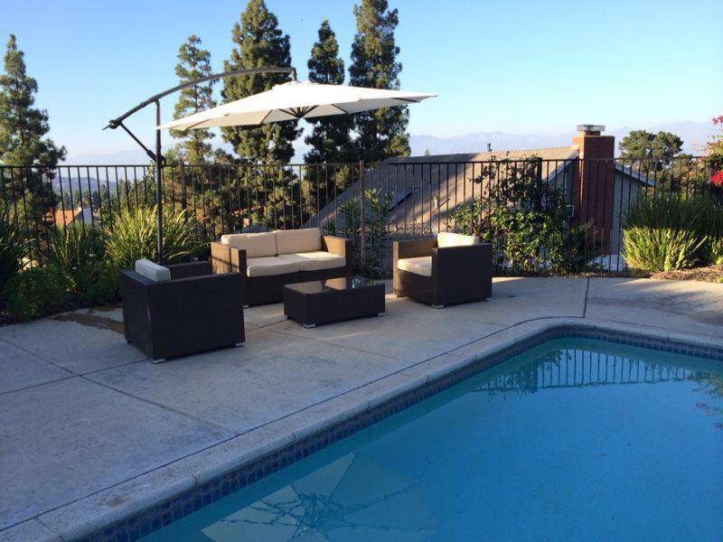 5 Bedroom House with fabulous mountain views - Bed and Breakfast