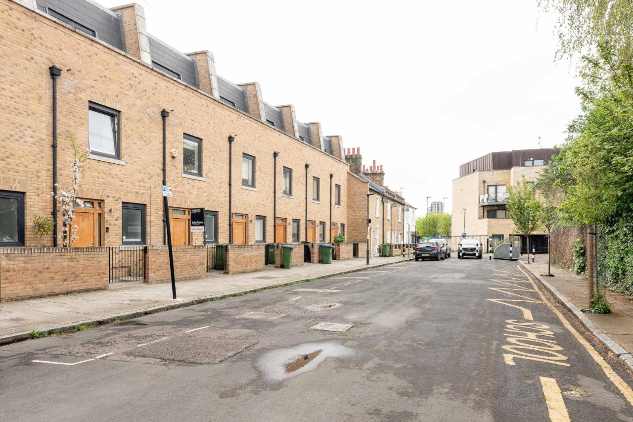 Gorgeous 3BR 2bath house in O2 Greenwich with parking - Chambres d’hôtes Londres