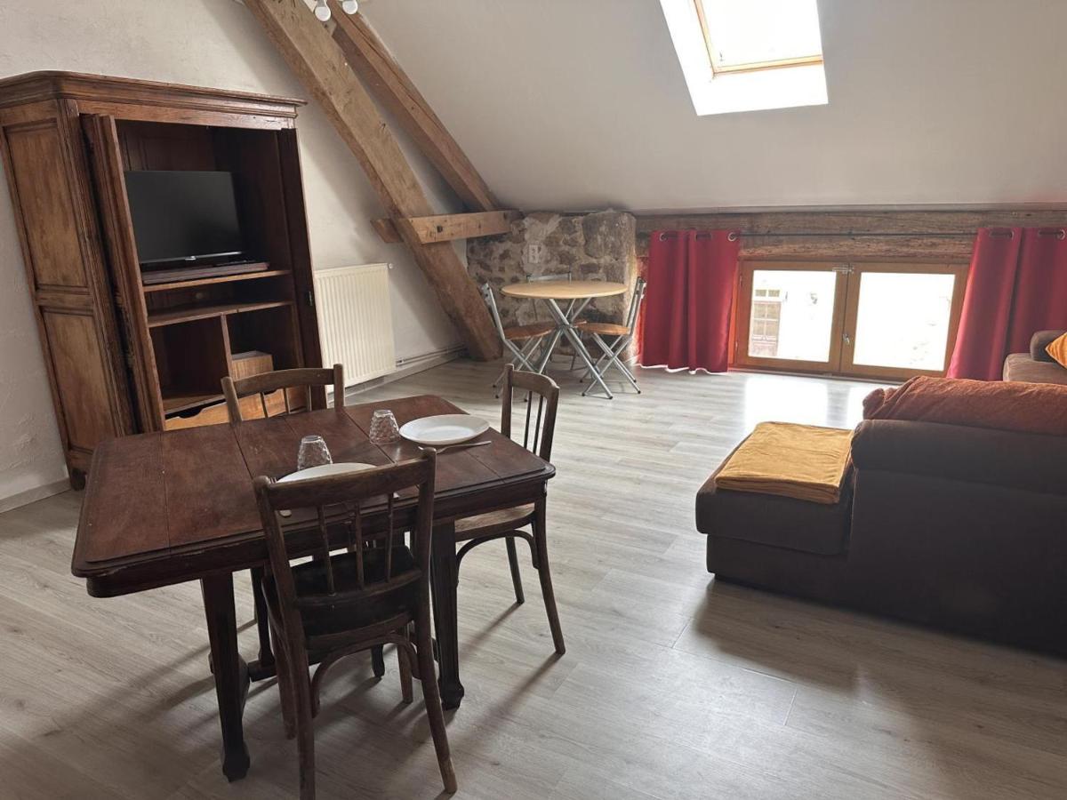 Gîte Rouge paisible à la ferme, animaux acceptés, wifi inclus - FR-1-489-559 - B&B