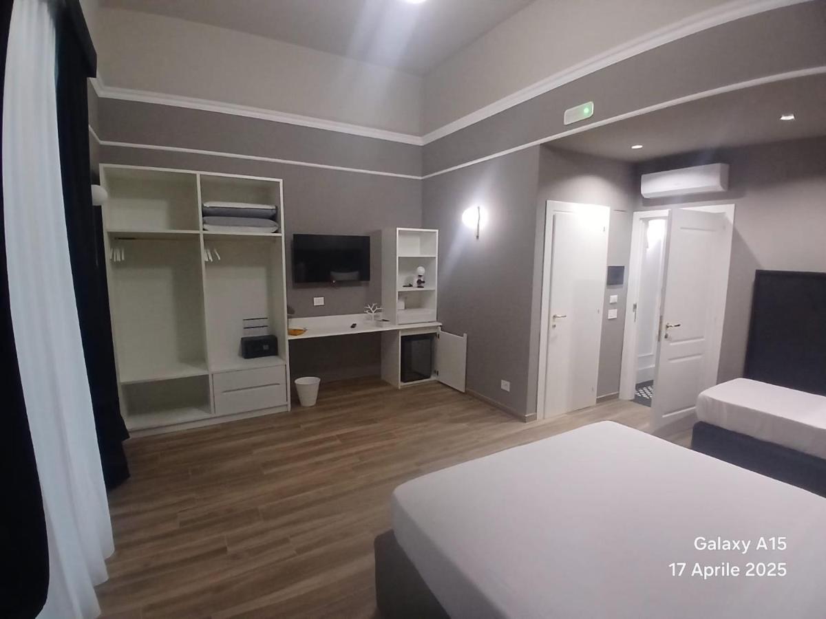 Dimora Neapolis - B&B Napoli