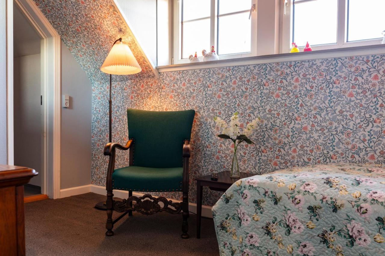 Single Room with Private Bathroom