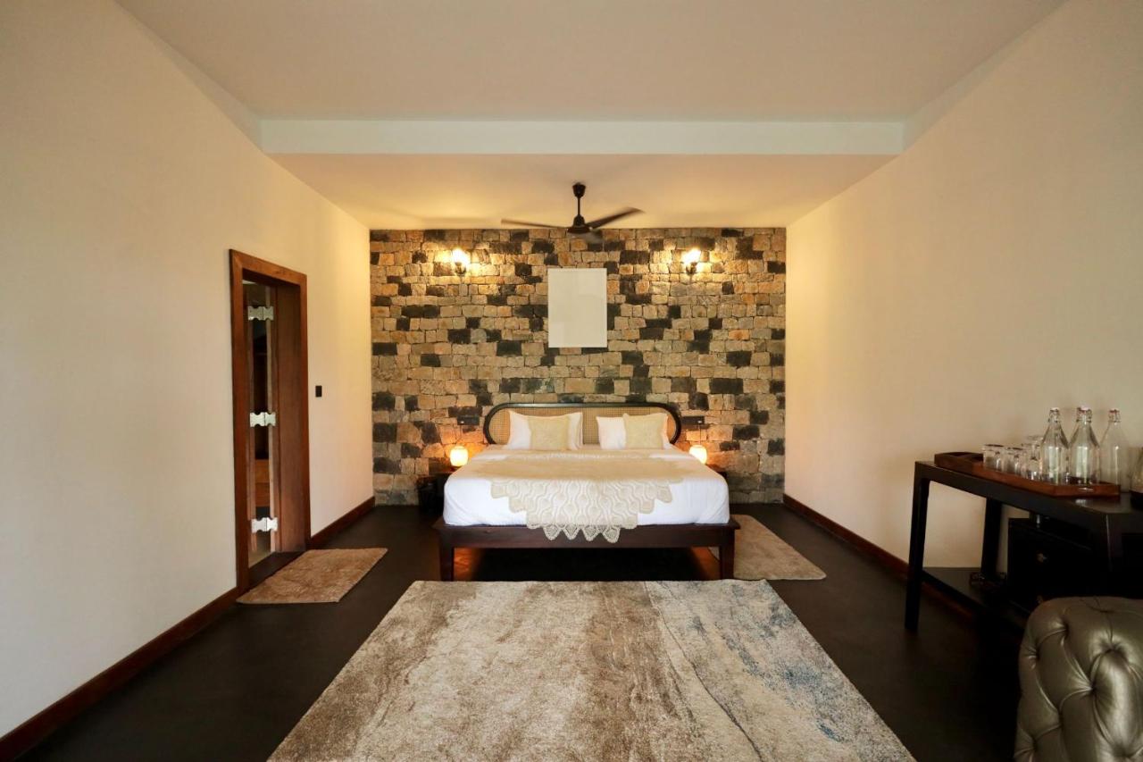 Pebble Suite with Jacuzzi