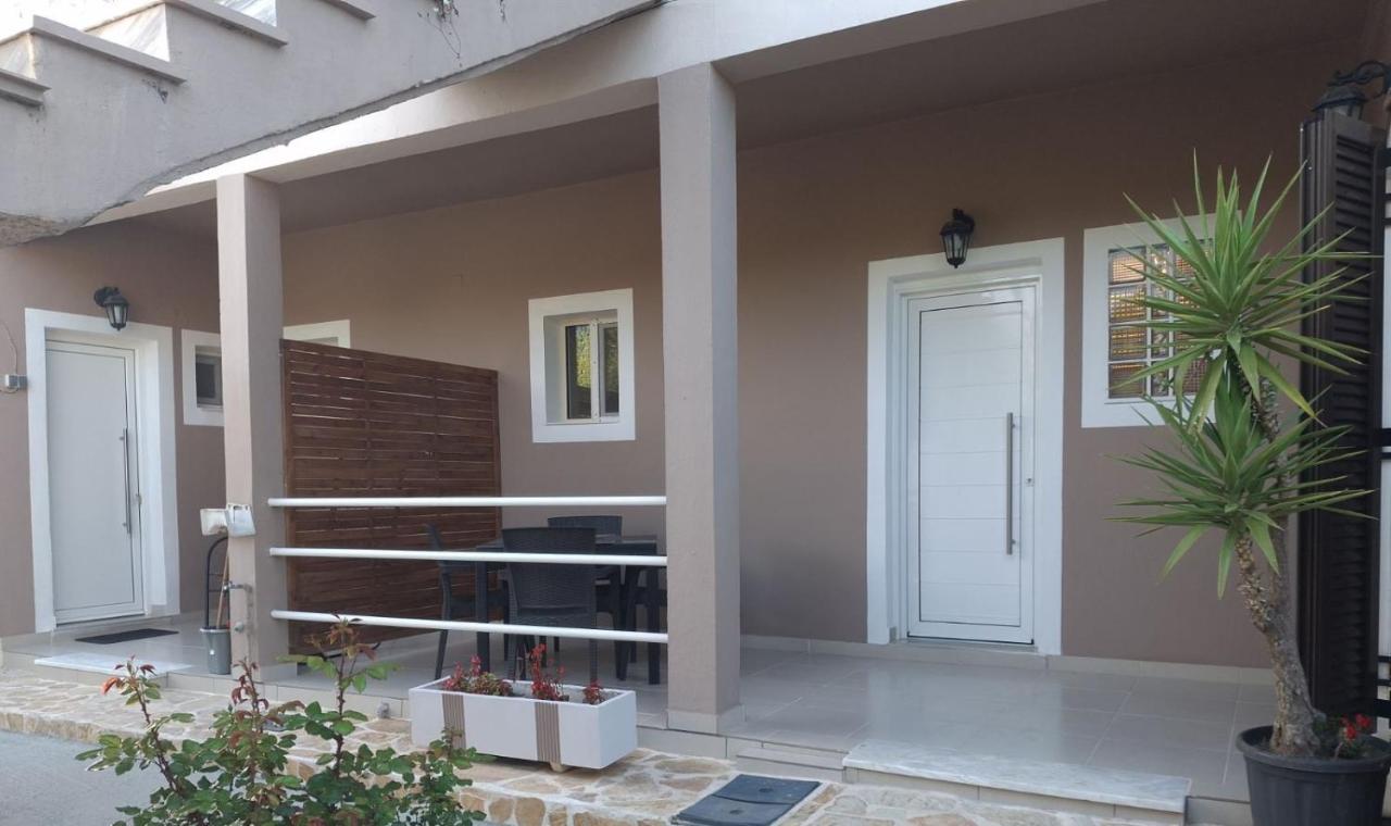 Trousas Double Apartment - Bed and Breakfast