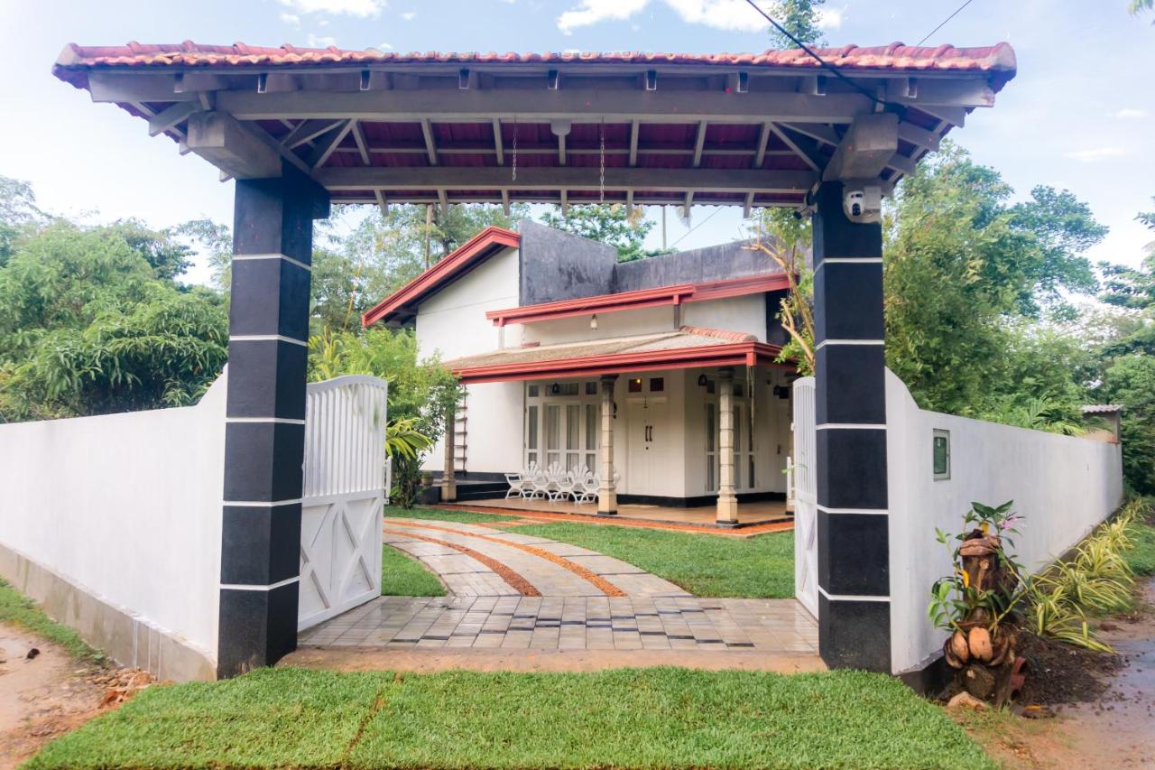 Villa Tropical Oasis - B&B Balapitiya