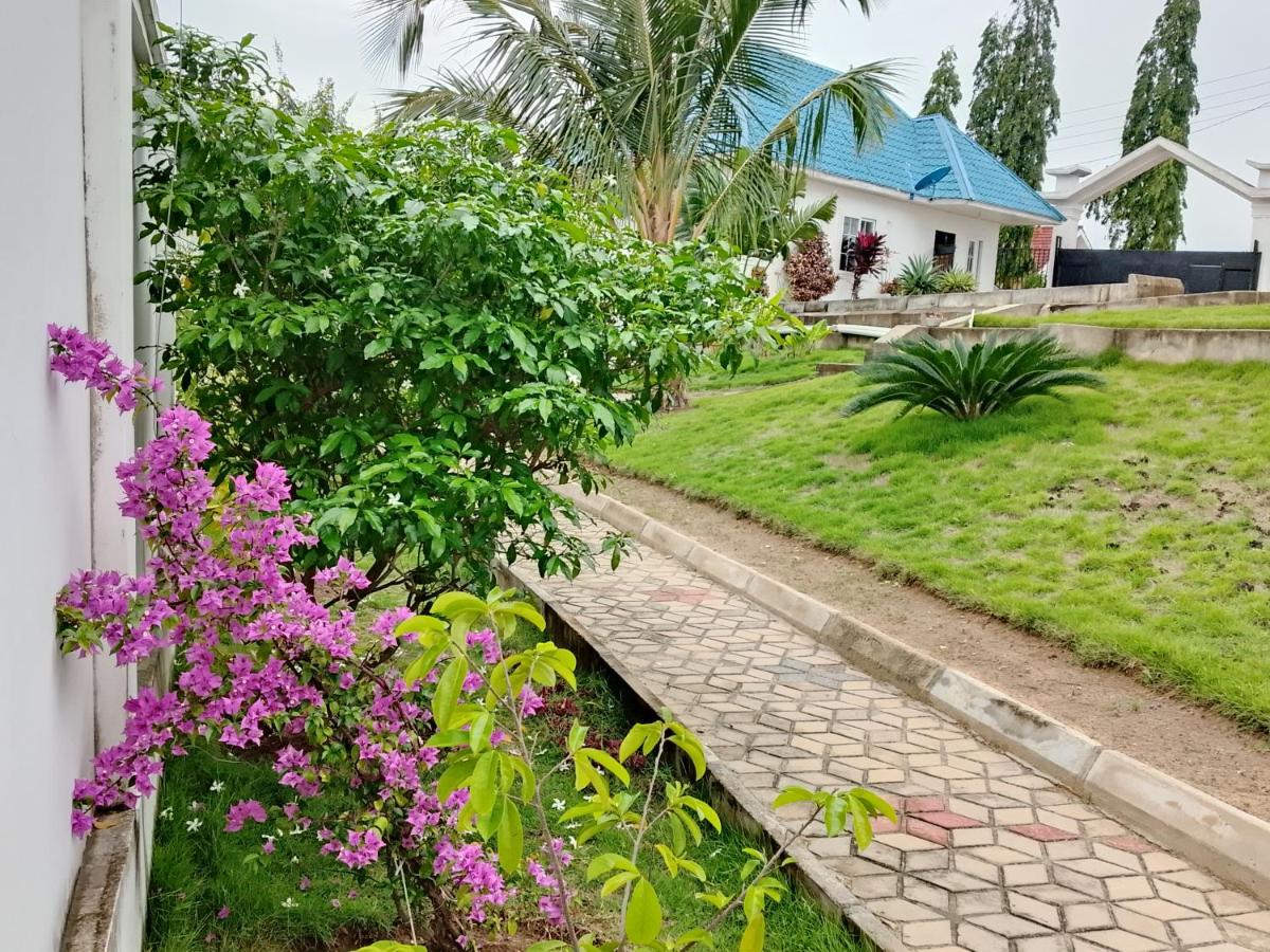 Gatehouse upper Mbezi beach Africana - B&B Dar es Salaam