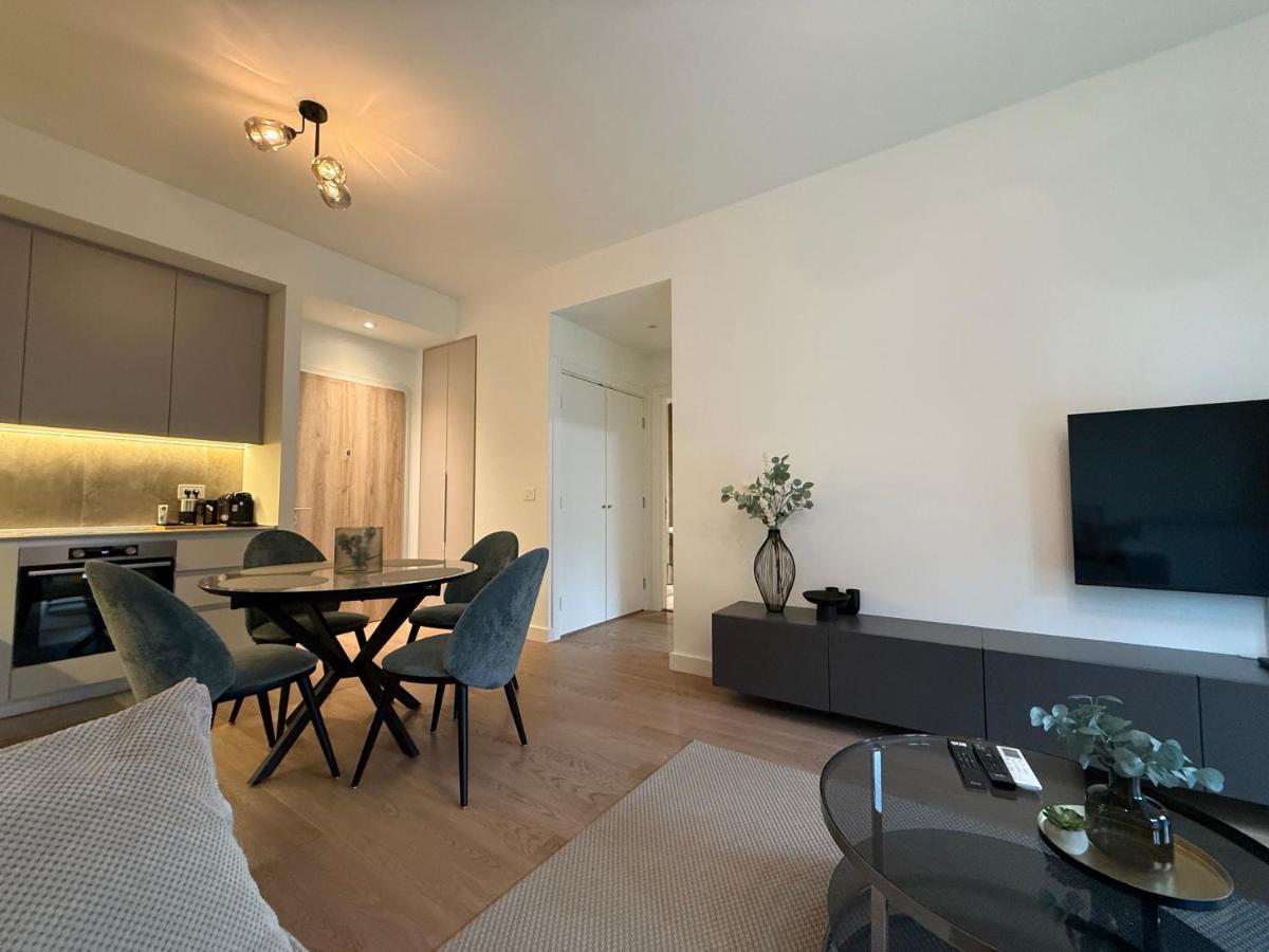 Deluxe One-Bedroom Apartment with Garden View