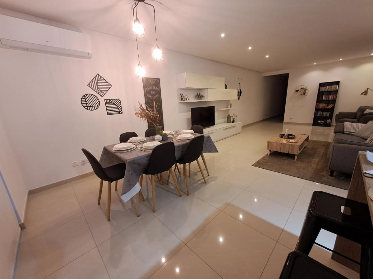Modern 3 bedroom apartment in Mellieha - Chambres d’hôtes Mellieħa