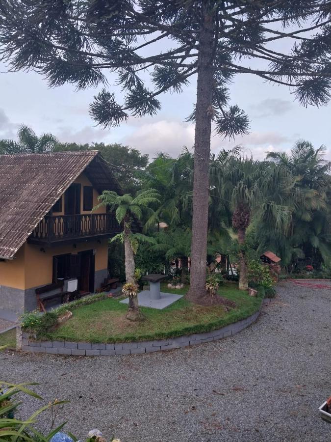 Chalé da Araucária - B&B