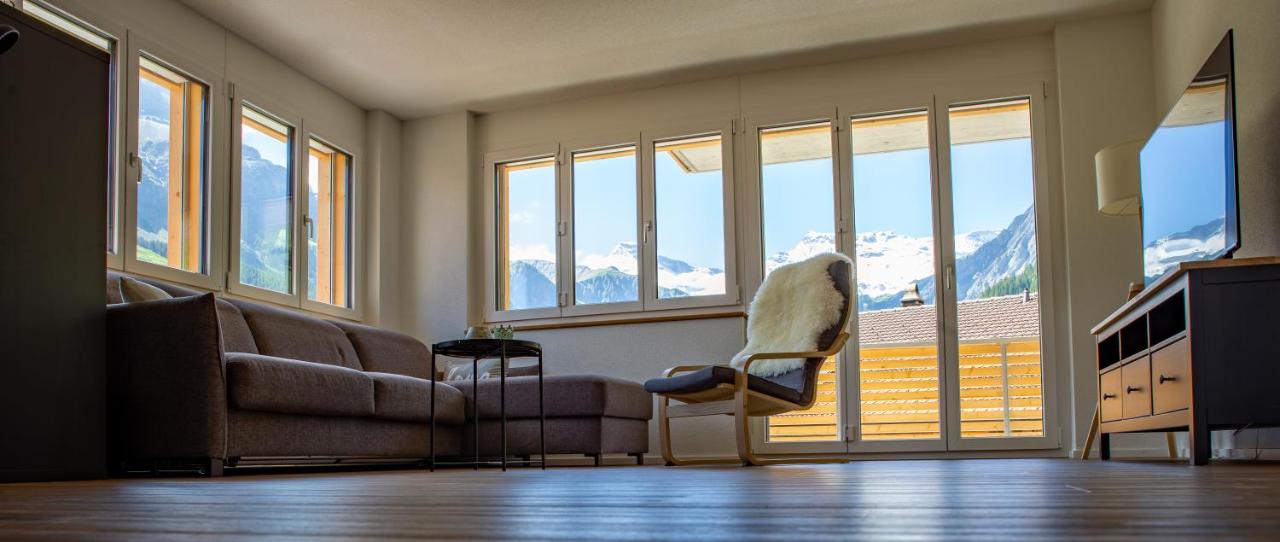 Chuenislodge1 Neu, grosse Terrasse & Designerofen, prächtige Aussicht - B&B Adelboden