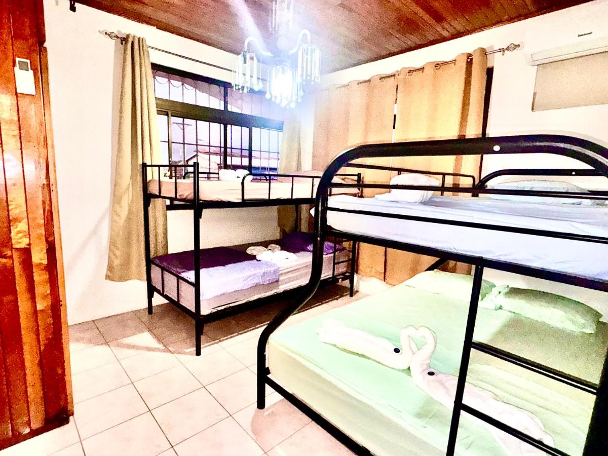 Habitación Familiar con baño compartido