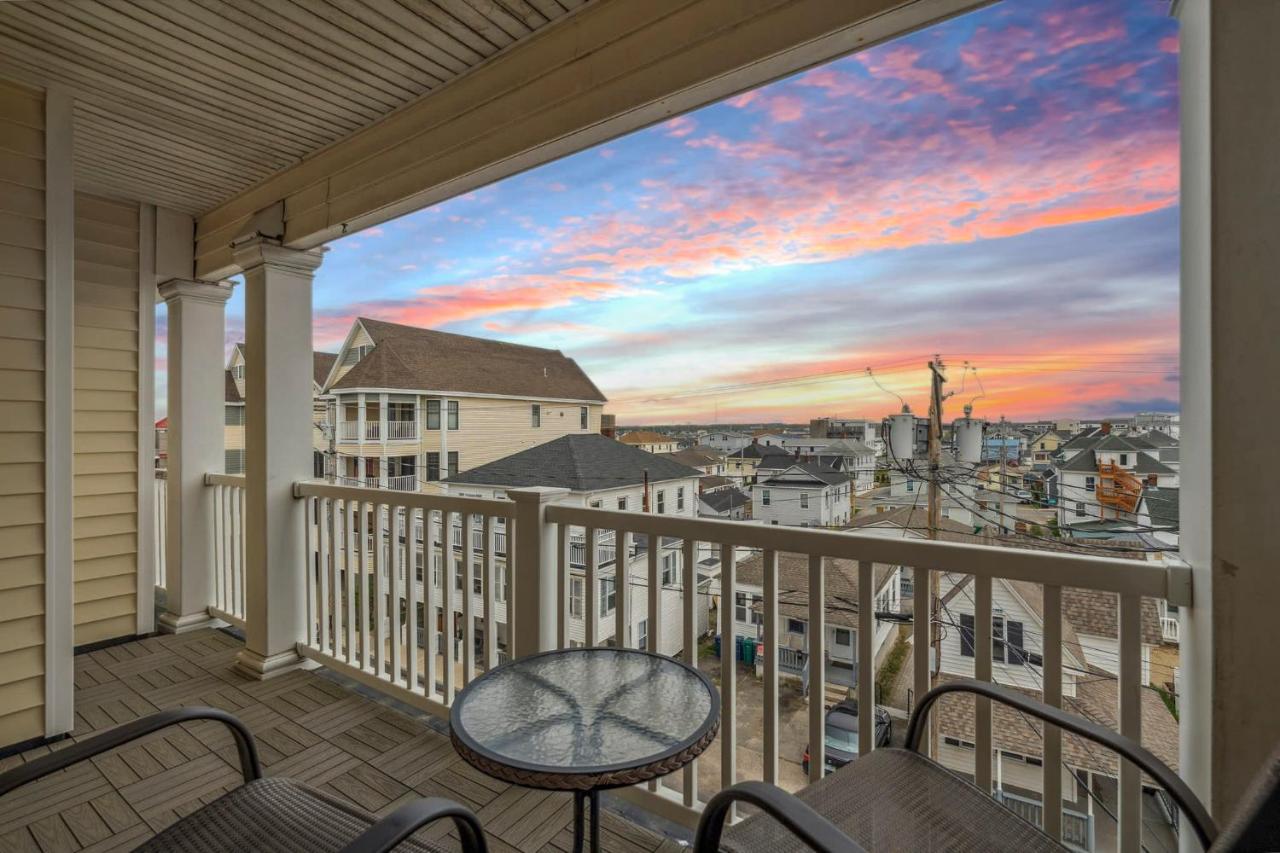 Ocean Views Balcony K Street Penthouse #5 - B&B Hampton