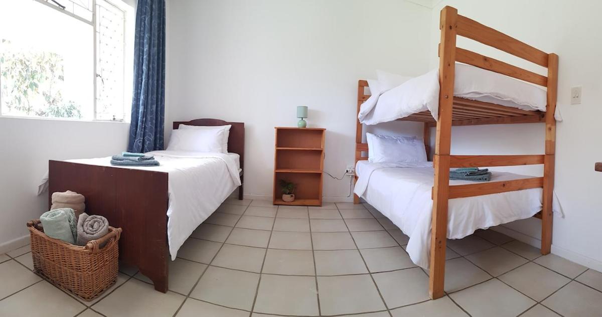 Cottage with Farmyard Garden on the Sunshine Coast - B&B