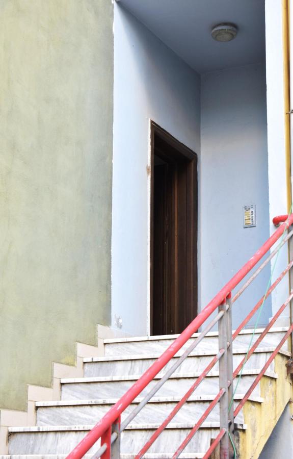 Trio's Beach Apartment Durres - B&B