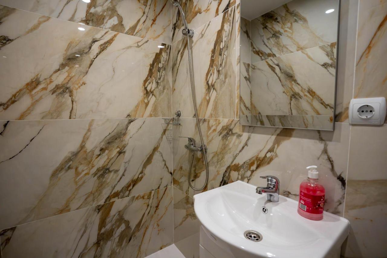 Dreibettzimmer mit eigenem Bad