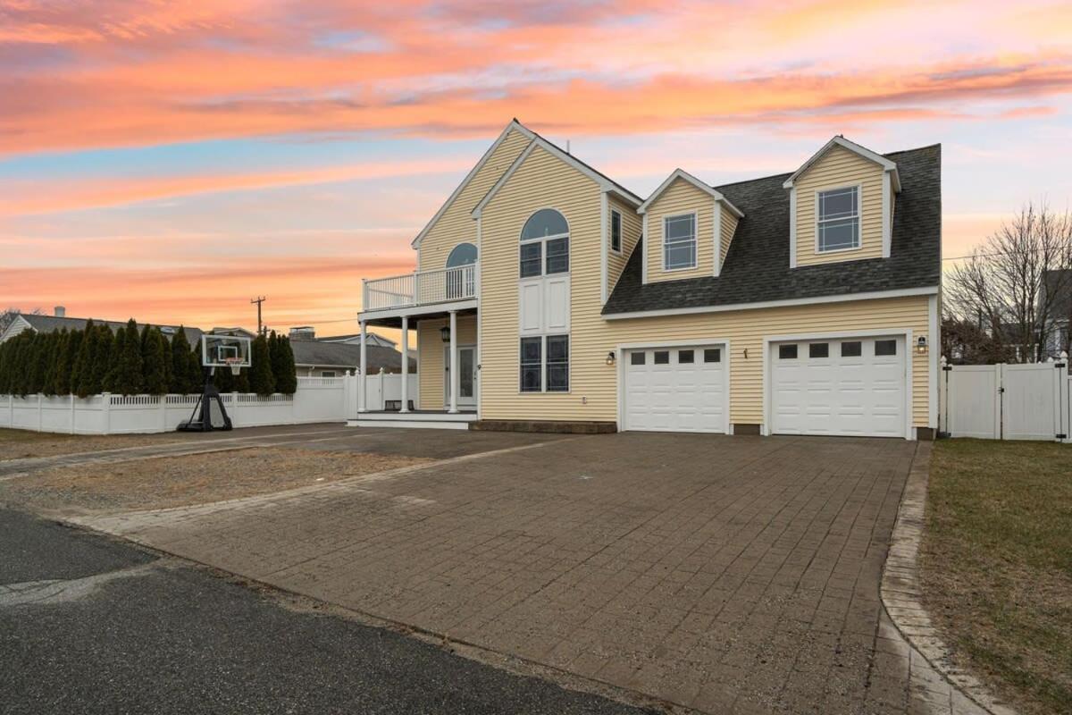 Sandy Toes Ocean Views Steps to Beach Deck - Chambres d’hôtes Seabrook