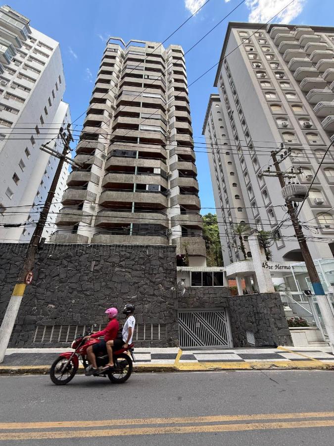 Pitangueiras Pé na Areia - B&B Guarujá