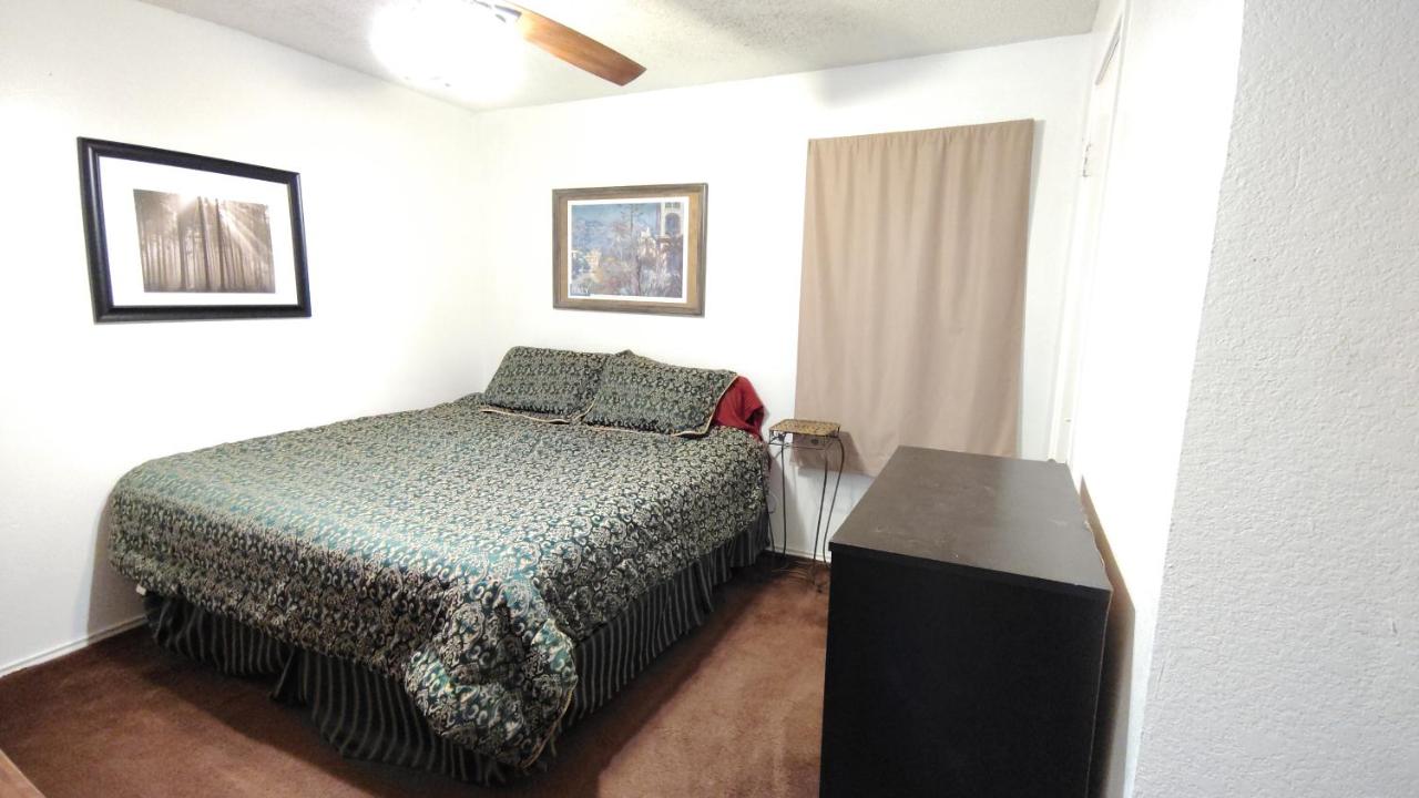 Private Rooms at US75 Central Plano - B&B