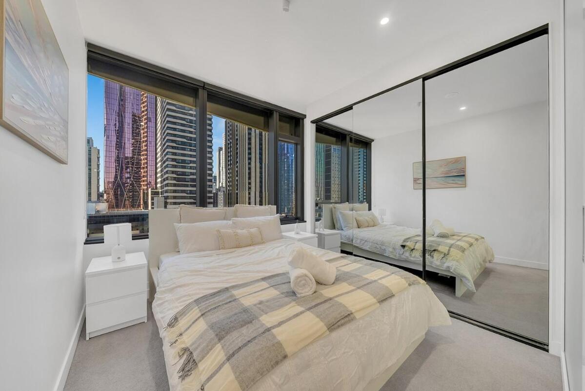Luxurious 2BR Apartment - Central CBD Location with Pool, Gym - Ferienwohnung Melbourne