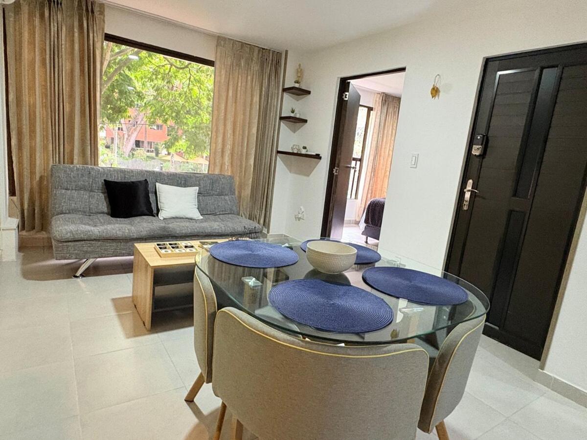 Apartamento en ciudad jardín, cerca a Holguines, unicentro y club campestre - Bed and Breakfast Cali
