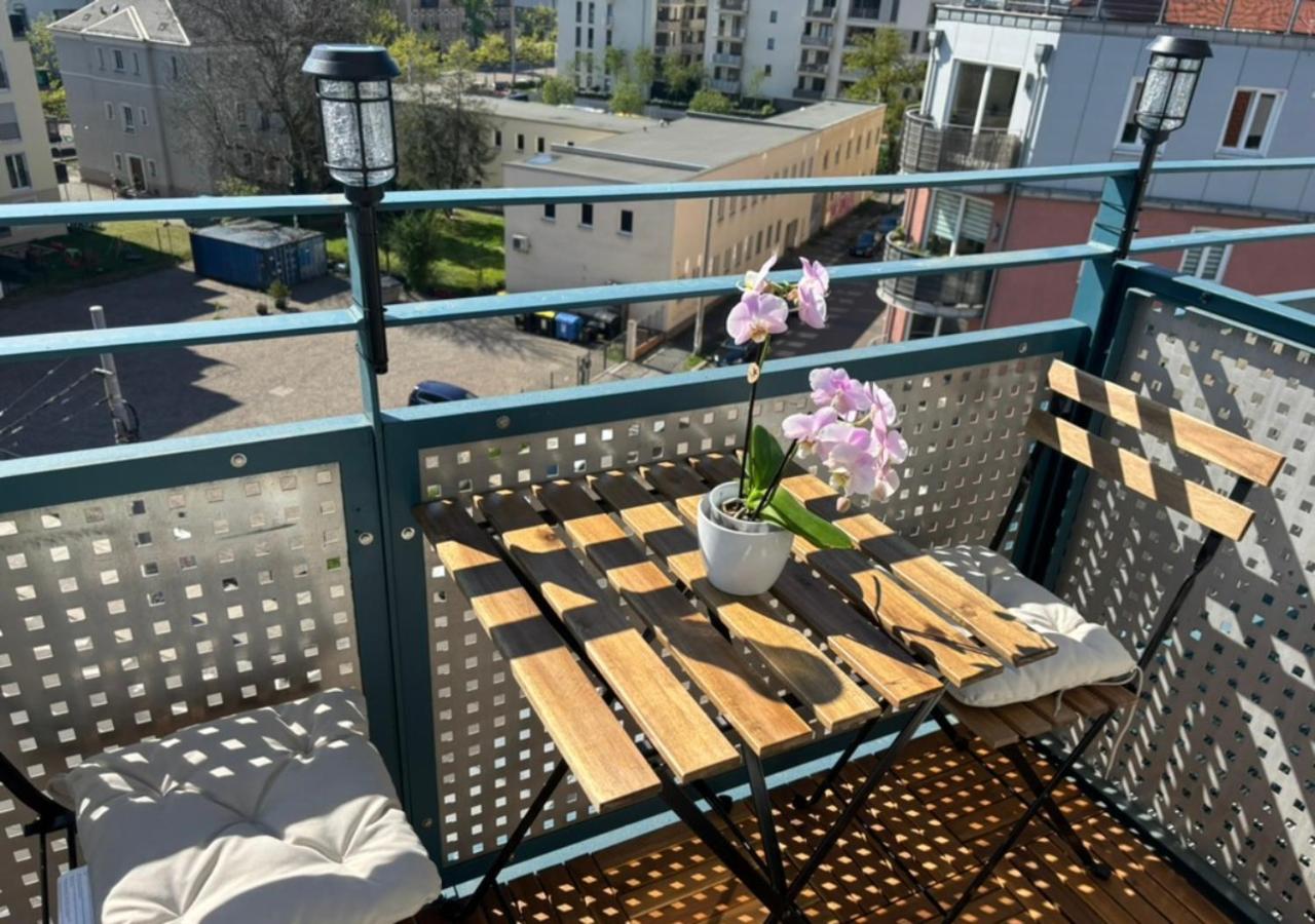Central apartment with balcony - Ferienwohnung