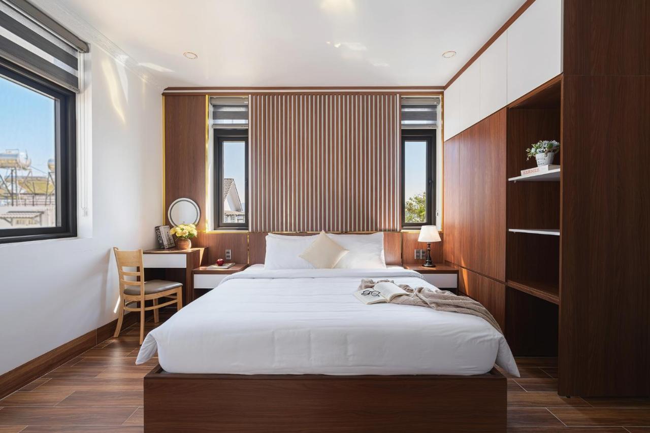 King Room with Balcony