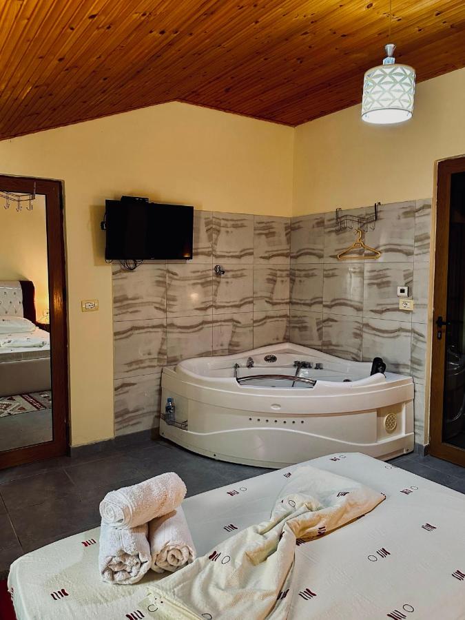 Wood House - B&B